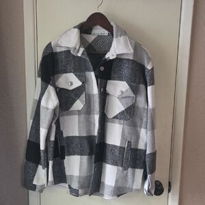 Michelle Mae Women's Plaid Jacket - Black and White